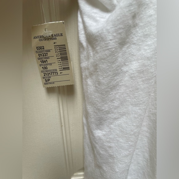 BNWT. American Eagle Women’s Racerback Tank Top - Picture 3 of 4